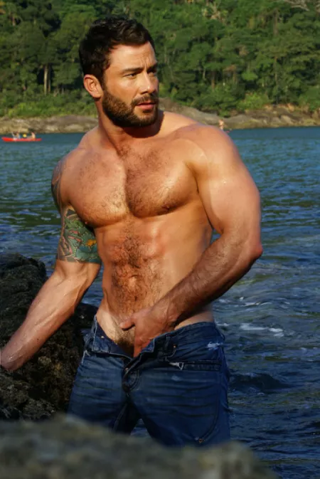 Reaching for it (X-Post /r/manoman) by menareamazing