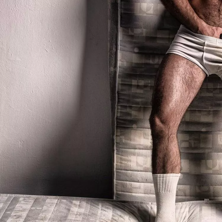 Reaching in (X-Post /r/menslegs) posted by menareamazing