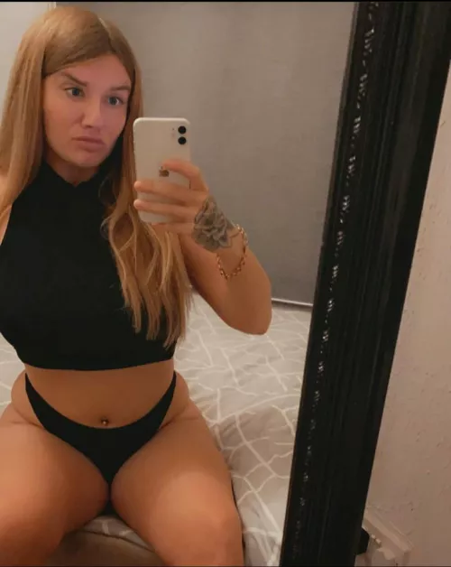 Reaching thick territory by BoobsRJustGreat