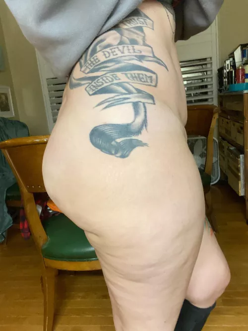 Read my hips by VixenPixie66