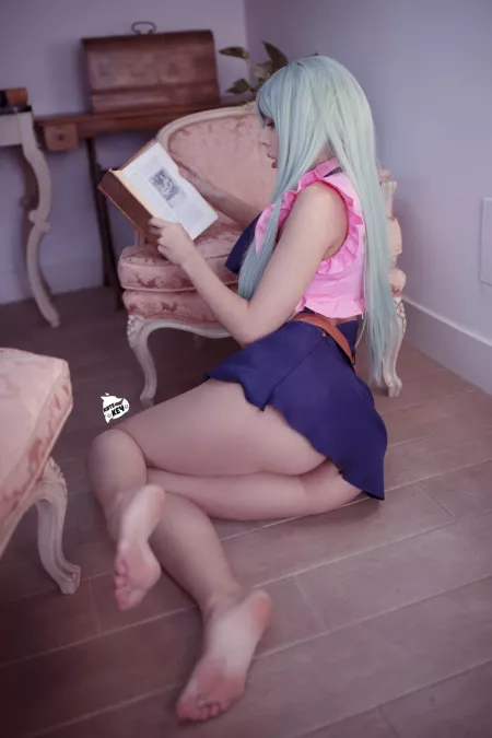 Reading a book in an innocent pose~ Elisabeth Liones cosplay by Kate Key by katekeycosplay