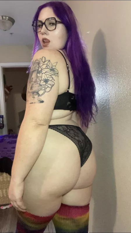 Ready for a snack? by Livingdeadgirl6six6