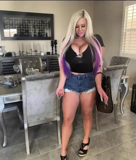 Ready for my day with my Bolton’s popping out by Hotbustybarbiex