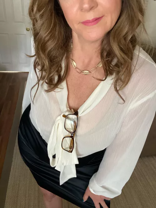 Ready for work 54yo (f) by Lynnzertart1