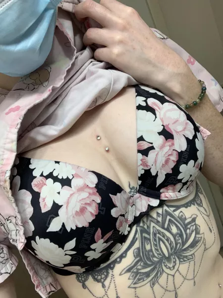 Ready [F]or Your Sample by mushroomtriq