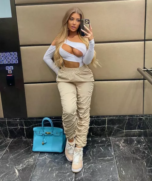 Ready to catch peoples eye by georgethefifth