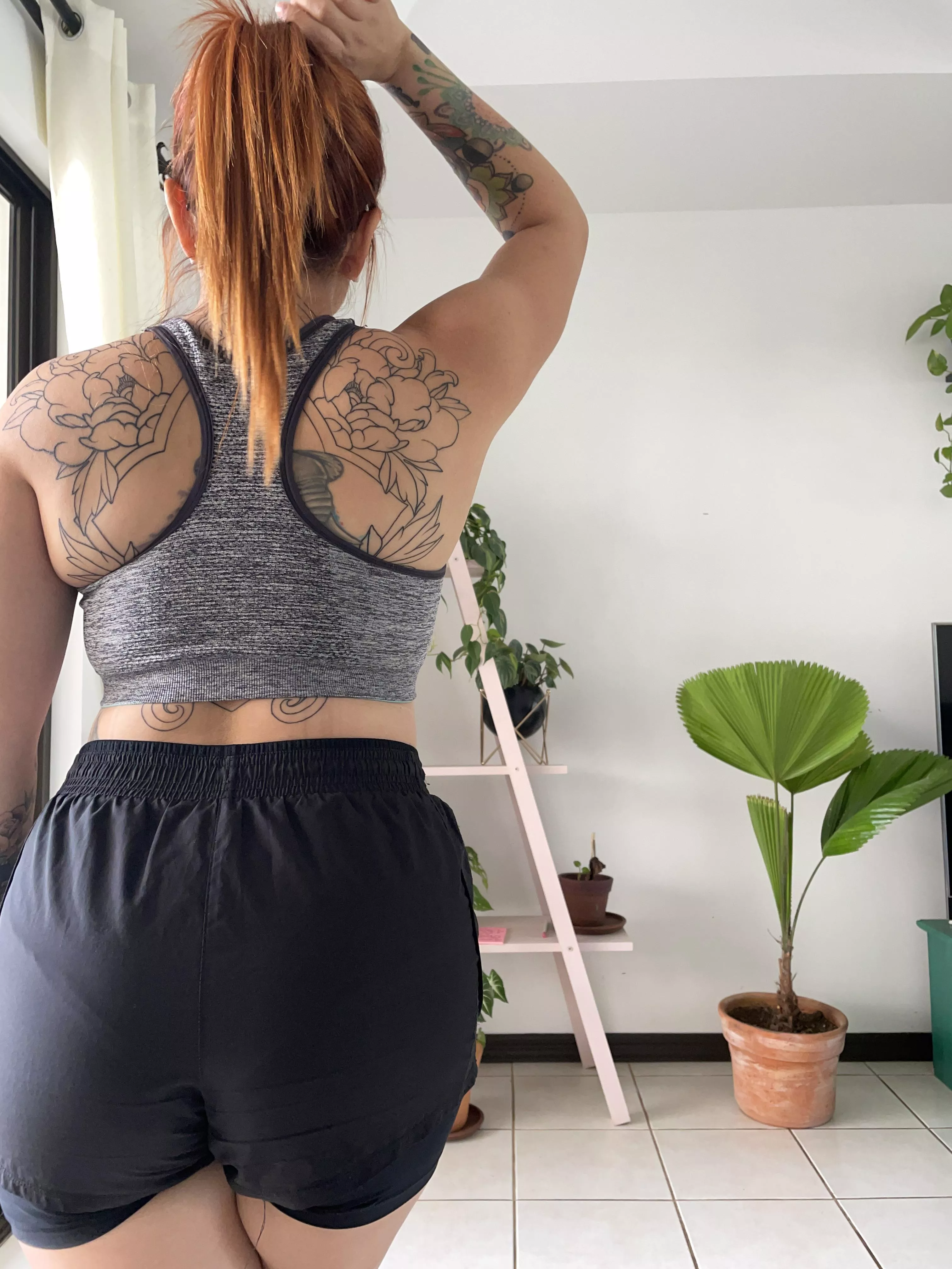 👩🏻‍🦰 ready to get sweaty posted by Mrspeachyglam