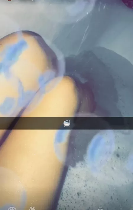 Ready to go live 😝✌🏼💋 by babygjane