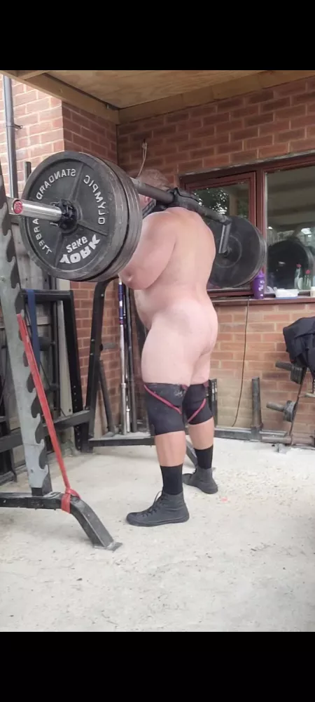 Ready to squat by strongdickie