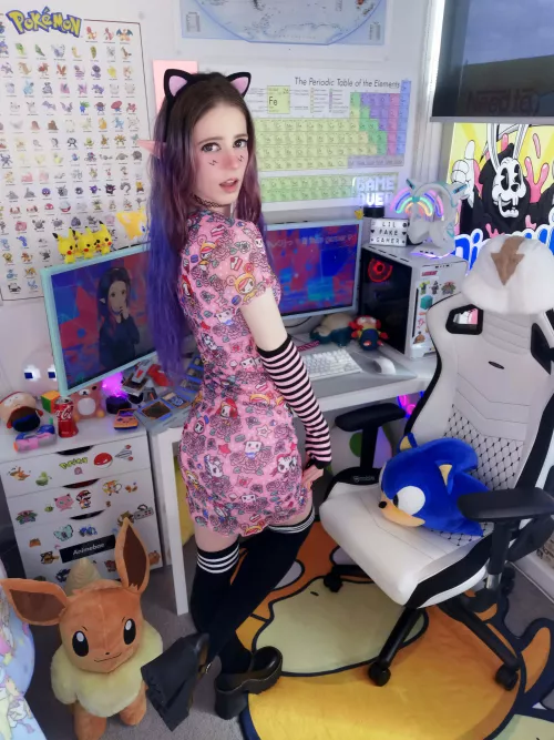 ready to stomp on you 😊❤️ by lilfakegamer