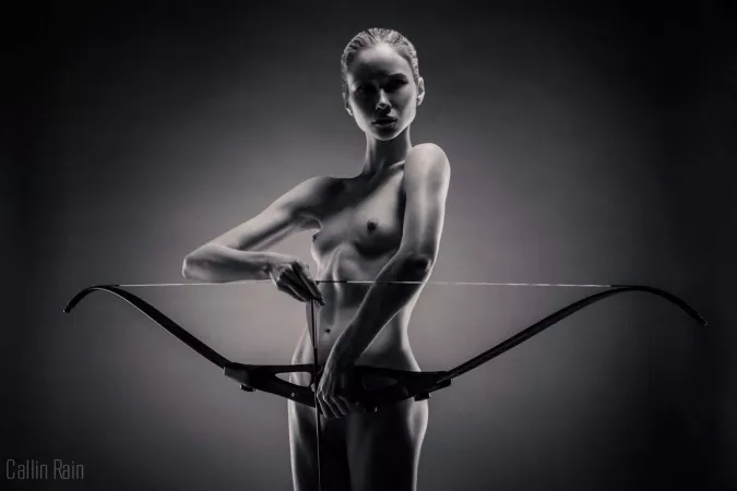 Readying an arrow by queenaureola