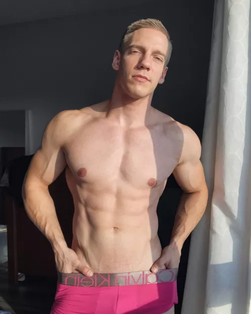 Real men wear pink 😍 by John_fitness91