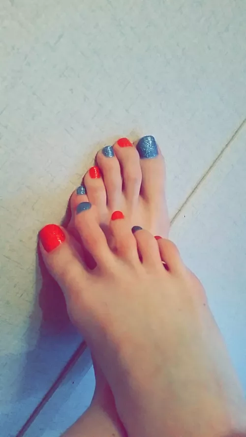 🥺🥰😚 𖤐 Realii Wunna Earn Sum Warm Thicc Cum With Ma Lil Feetsiiieezz... Ta Feel N' See It So Yummii N' Stringii While Wigglin Each Load Btween Ma Toeeziiieez... It Getz Me All Bashfuuul Blushii N' GigglLii 𖤐 🥵😝🤤 by HentaiiBioticz