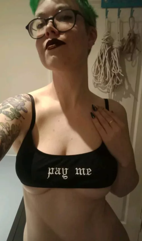 Really feeling myself 💚 by LimerenceLux