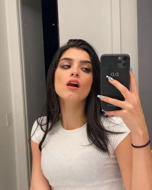 Really need Dixie Damelio to make me go bi right now by garbagetruck87