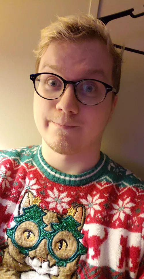 Recently single again. Would love new gaming/MTG friends. Don't be afraid to say hi~ by NotATenor