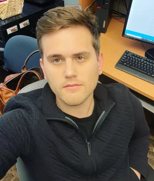 Recently single, it’s time to throw myself back out there. (28/Toronto) by mixiq