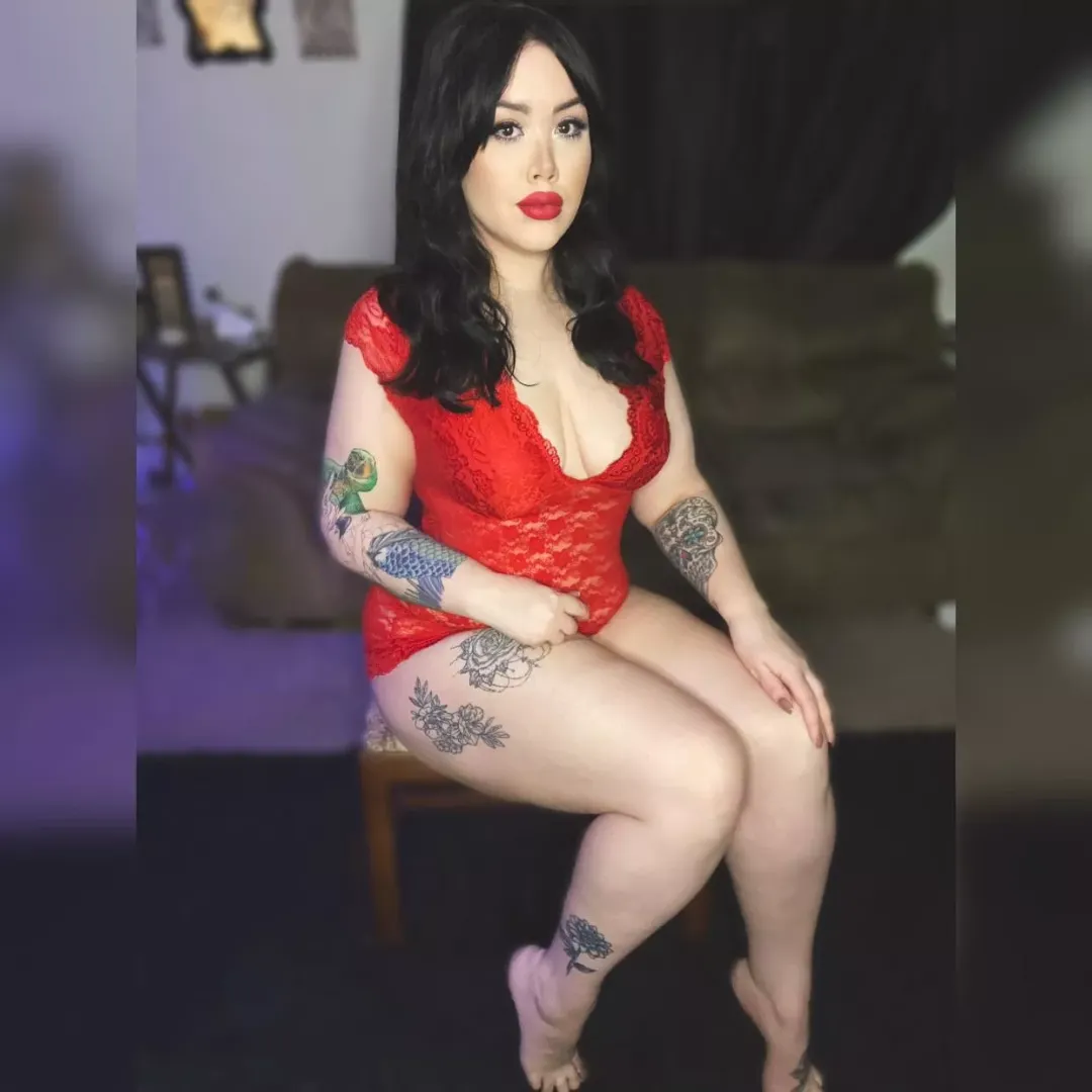 Red 💋 posted by ashlyntayler