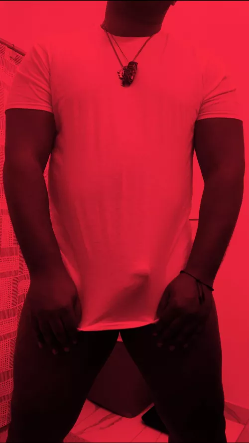 Red is my favorite color by estAL3EL