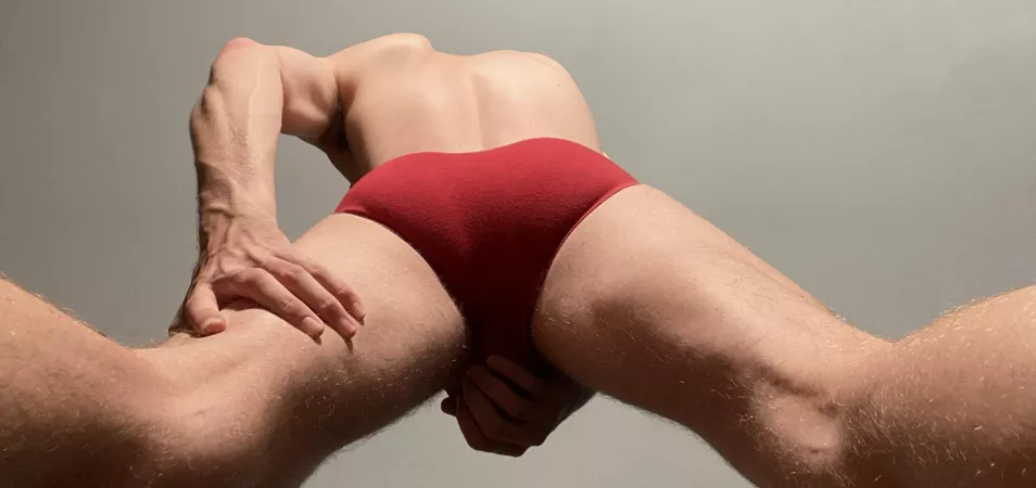 Red is normally the colour for a target right? 🎯 by Donnydarko97