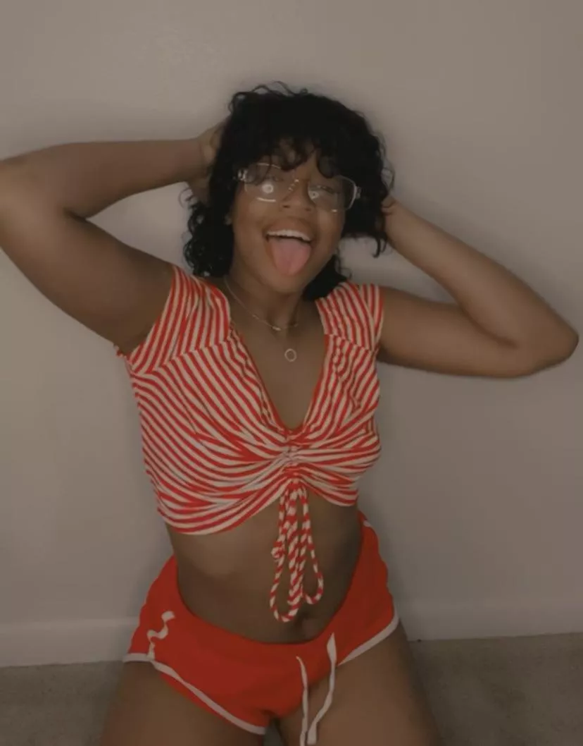 red is one of my fav colors, what’s yours? posted by itssyagirllexx