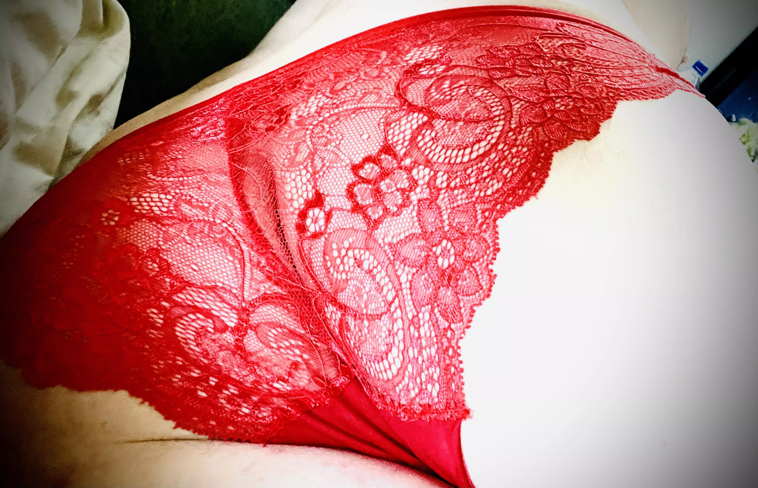 Red lace by request 😘 posted by betacuckinpanties
