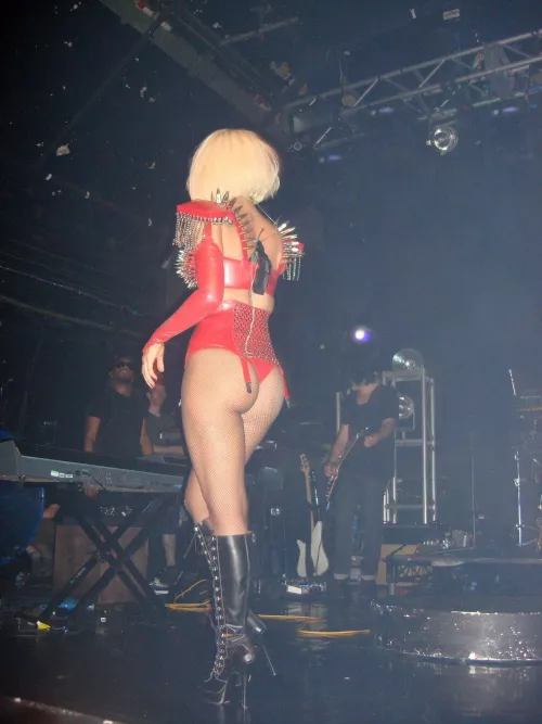 red latex by missnastia