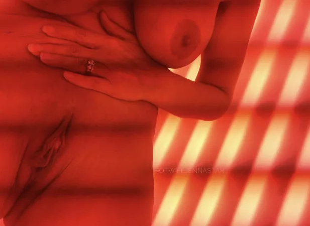 Red light therapy anyone? (41)(OC) by hotwifejennastar