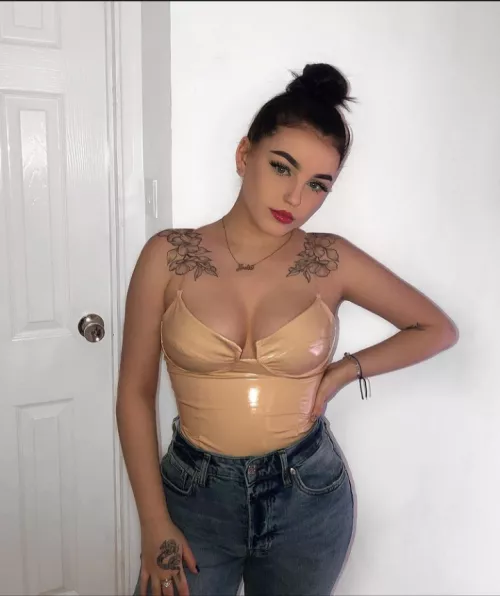 Red lip by betaboy97