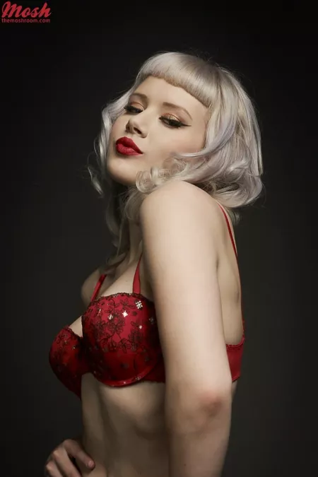 Red lips and bra by shume