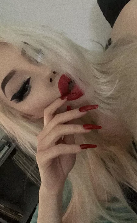 red lips and red nails😈💋🔥 kisses by charlotteventurax