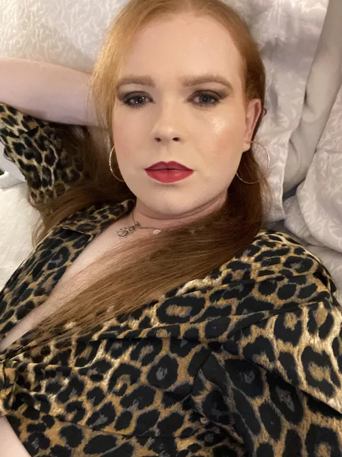 Red lips are made for tasting cum by _Irish_BBW_