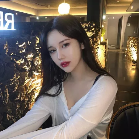 Red Lips by yakultloverreddit