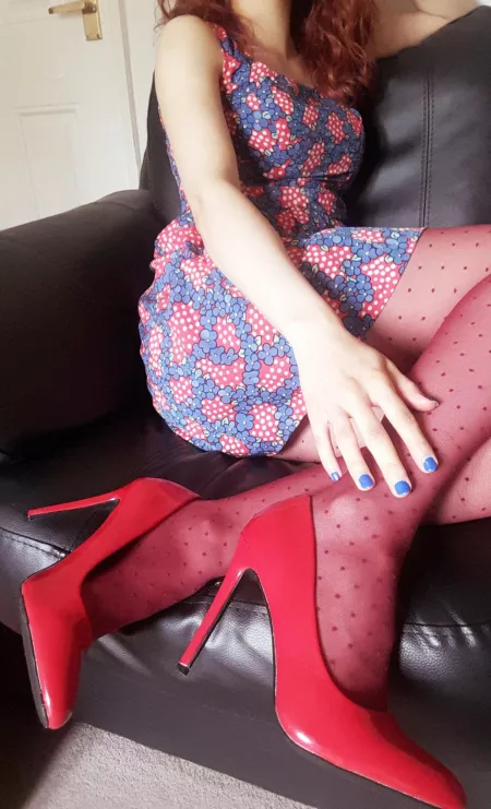 Red ones by xLucinderx