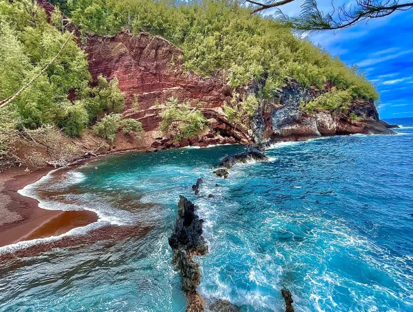 Red Sand Beach from the other day :) 🤙🏼 by Long_Abrocoma_6164