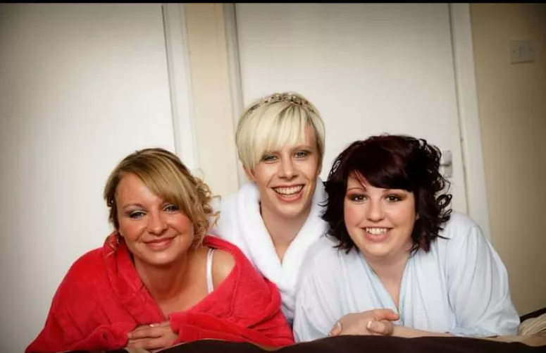 Red white white by Chaturbater1