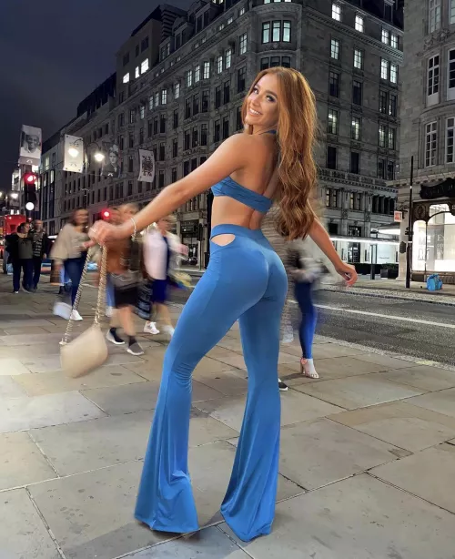 Redhead cutie by womackandwomackfan