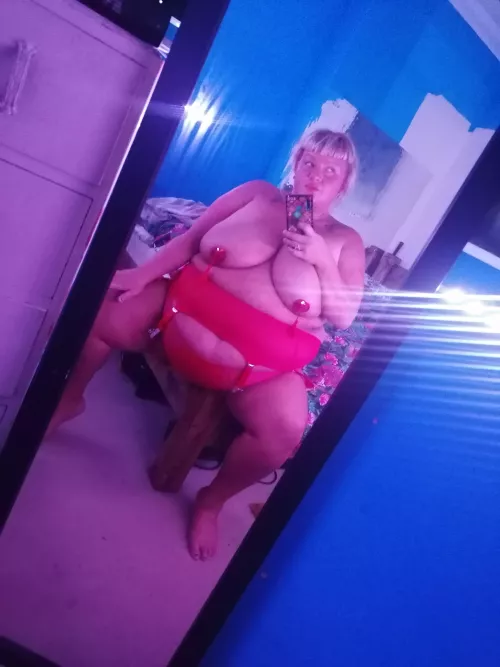 Red's my favourite colour ❤️ by WeirdNStuff