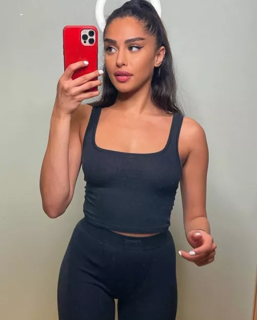 Reem Alsanea by curiousbowling