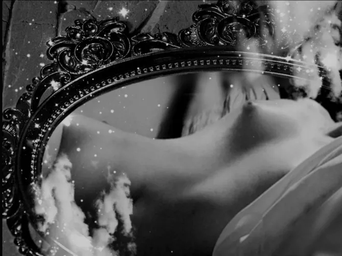 Reflection by MystiLicious