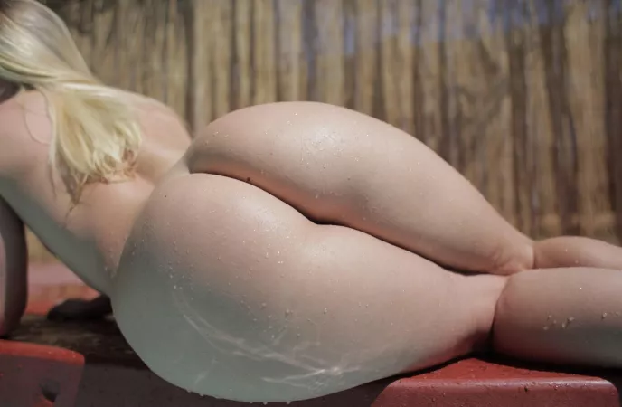 Reflective ass !! by Yurelian