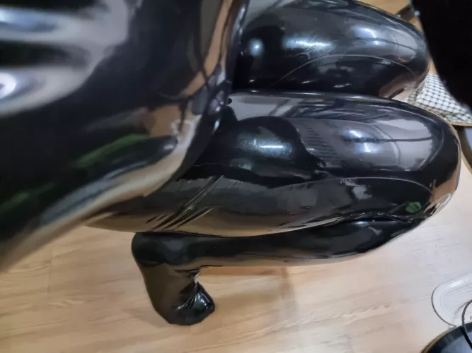 Reflective thighs by lenovira