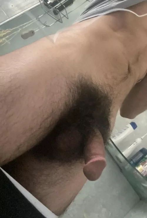 Relatively smooth except from the waist down by Arab_boy8