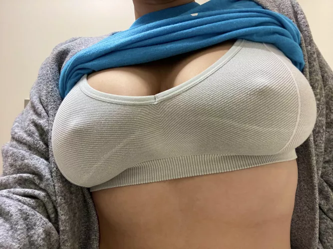 Relaxed fit 🥰 by piscesncream