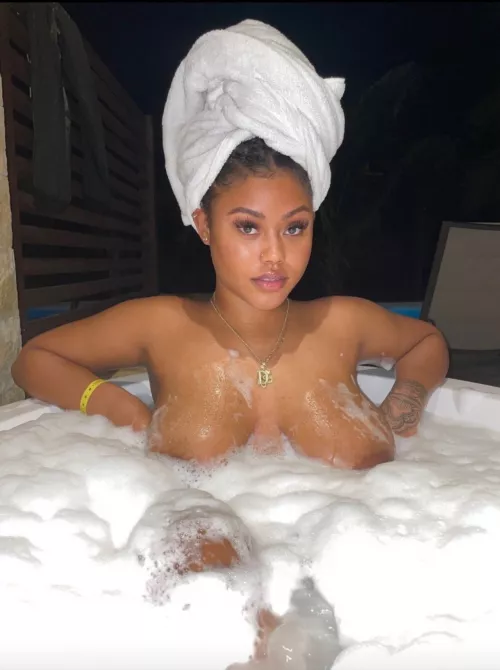 Relaxing by FizzyOrangeJuice