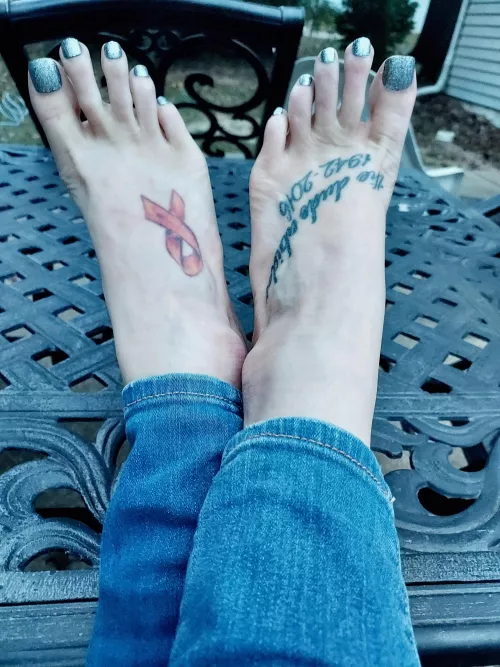 Relaxing by SoullessSoles