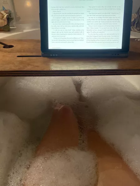 Relaxing bubble bath ❤️ by Brattybabbypinkk