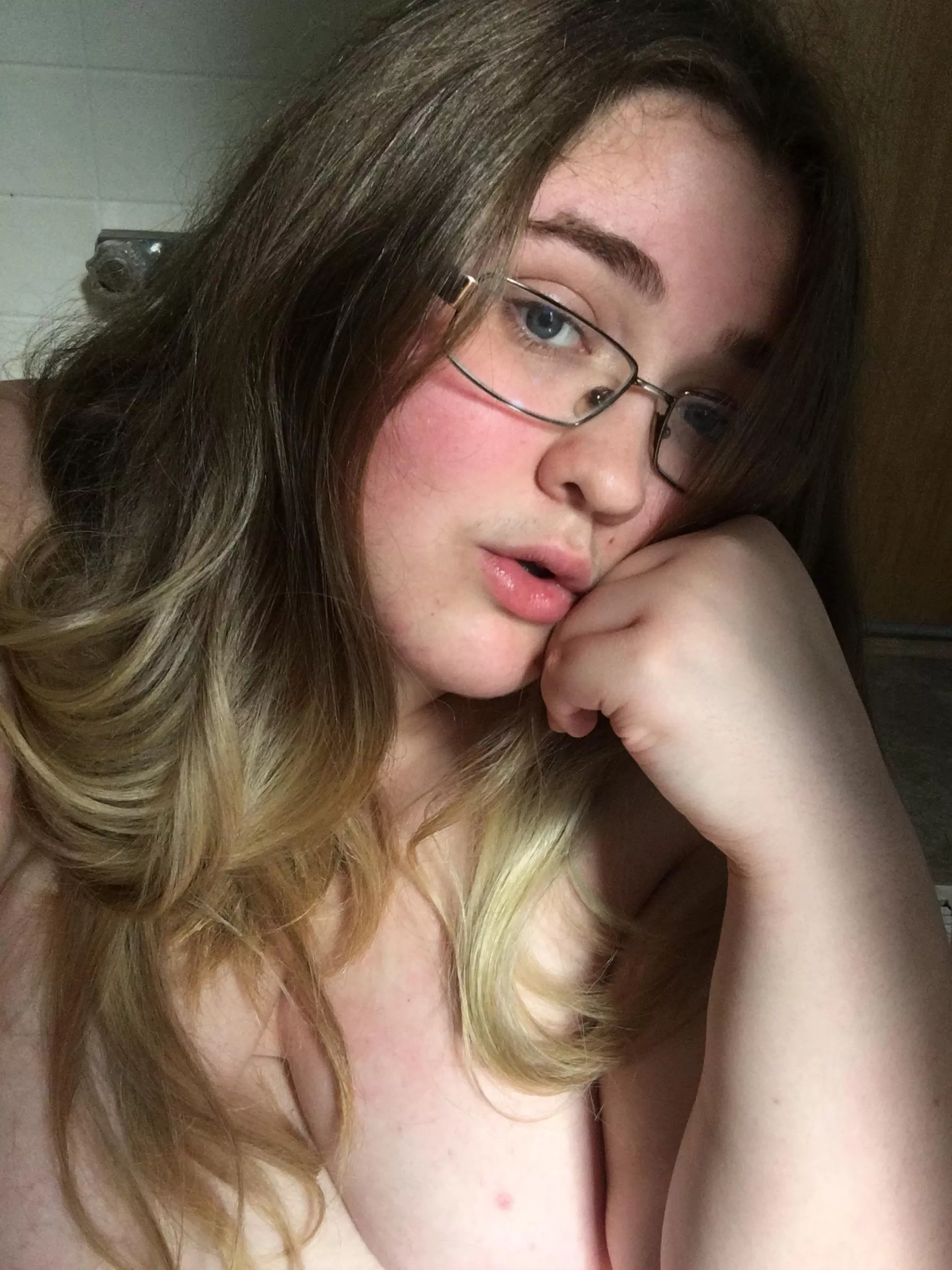 relaxing in the bath 😉 want to join me? posted by goddesskarma3