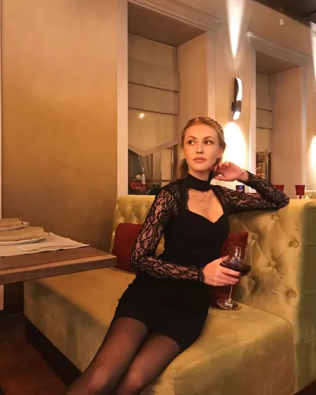 Relaxing with a glass of wine by jpx82