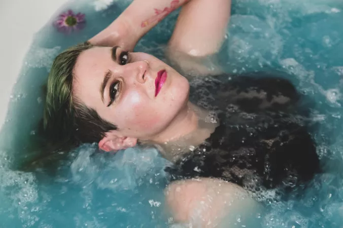 Relaxing with some jets by roystroyerad